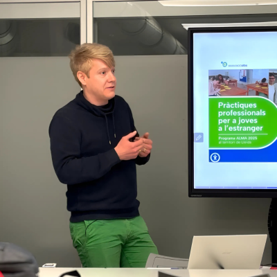 Constantin Blum, Master in Innovation and Entrepreneurship student presents their Digital Marketing Strategy